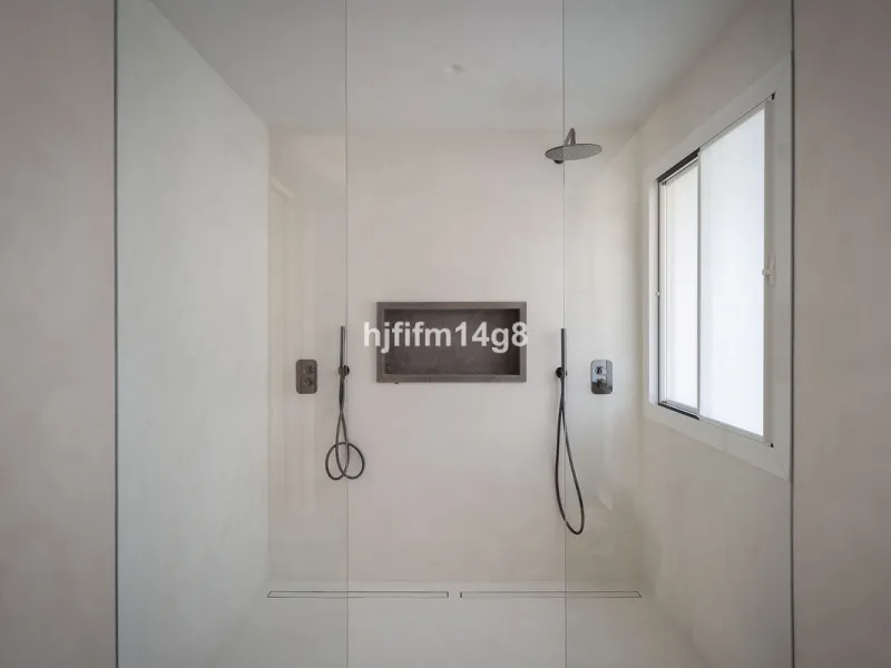 Apartment - Penthouse в продаже в Marbella, Málaga. В доме 3 спален и 3 ванных комнат. Площадь дома 171 м²