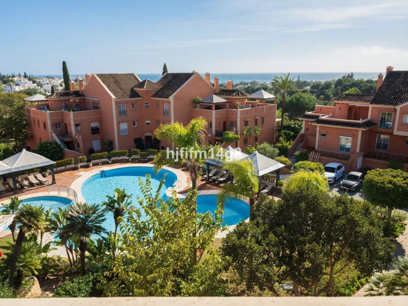 Apartment - Penthouse Duplex в продаже в Marbella, Málaga. В доме 3 спален и 3 ванных комнат. Площадь дома 271 м²
