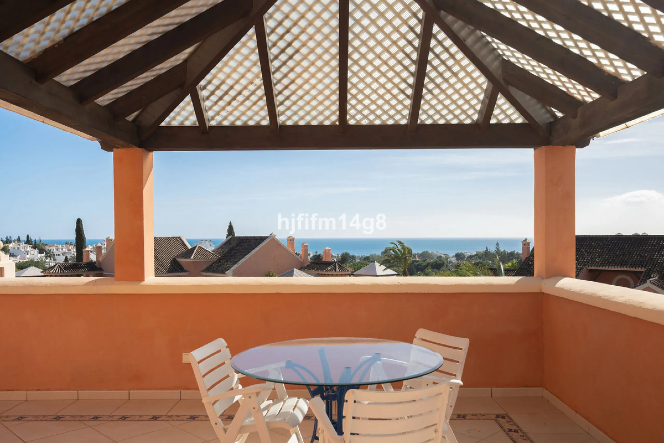 Apartment - Penthouse Duplex в продаже в Marbella, Málaga. В доме 3 спален и 3 ванных комнат. Площадь дома 271 м²