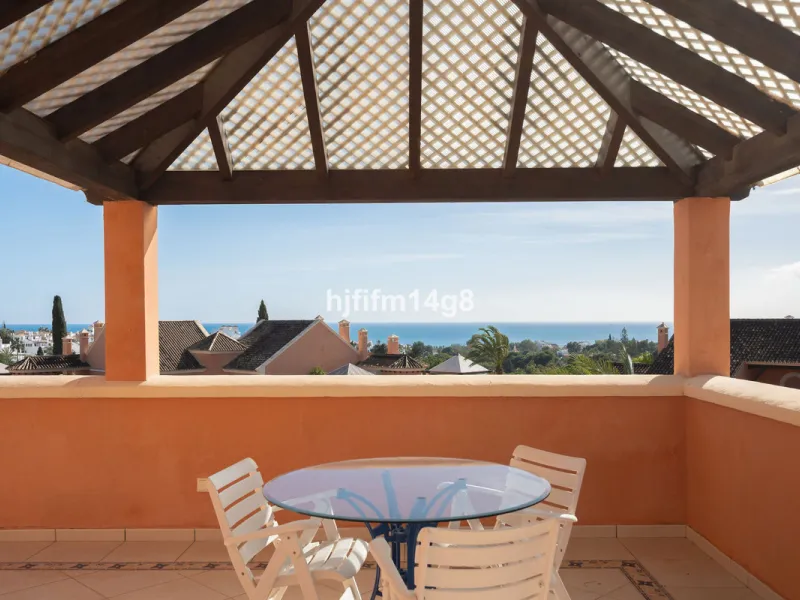 Apartment - Penthouse Duplex в продаже в Marbella, Málaga. В доме 3 спален и 3 ванных комнат. Площадь дома 271 м²