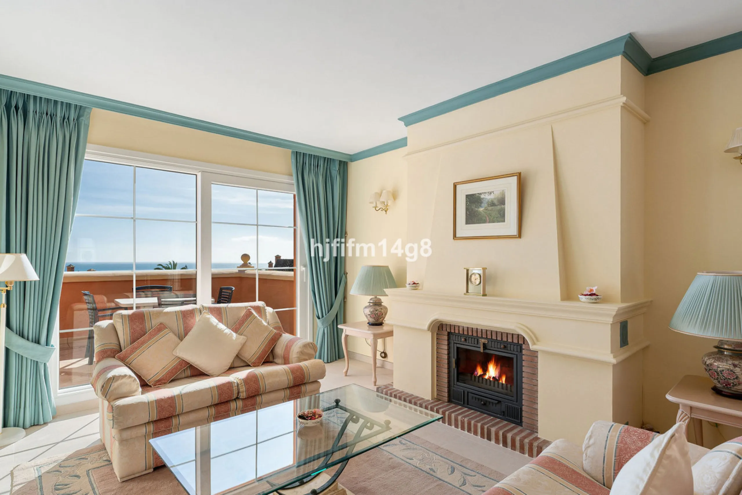 Apartment - Penthouse Duplex в продаже в Marbella, Málaga. В доме 3 спален и 3 ванных комнат. Площадь дома 271 м²