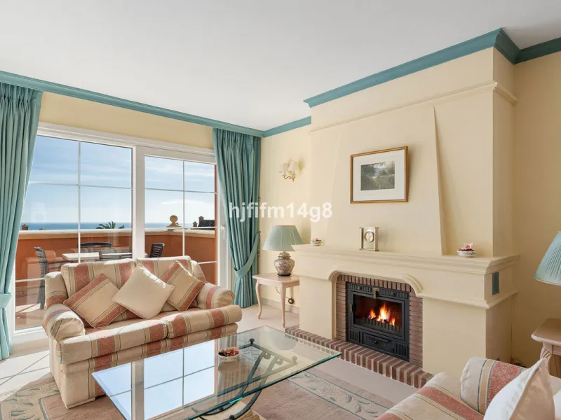 Apartment - Penthouse Duplex в продаже в Marbella, Málaga. В доме 3 спален и 3 ванных комнат. Площадь дома 271 м²