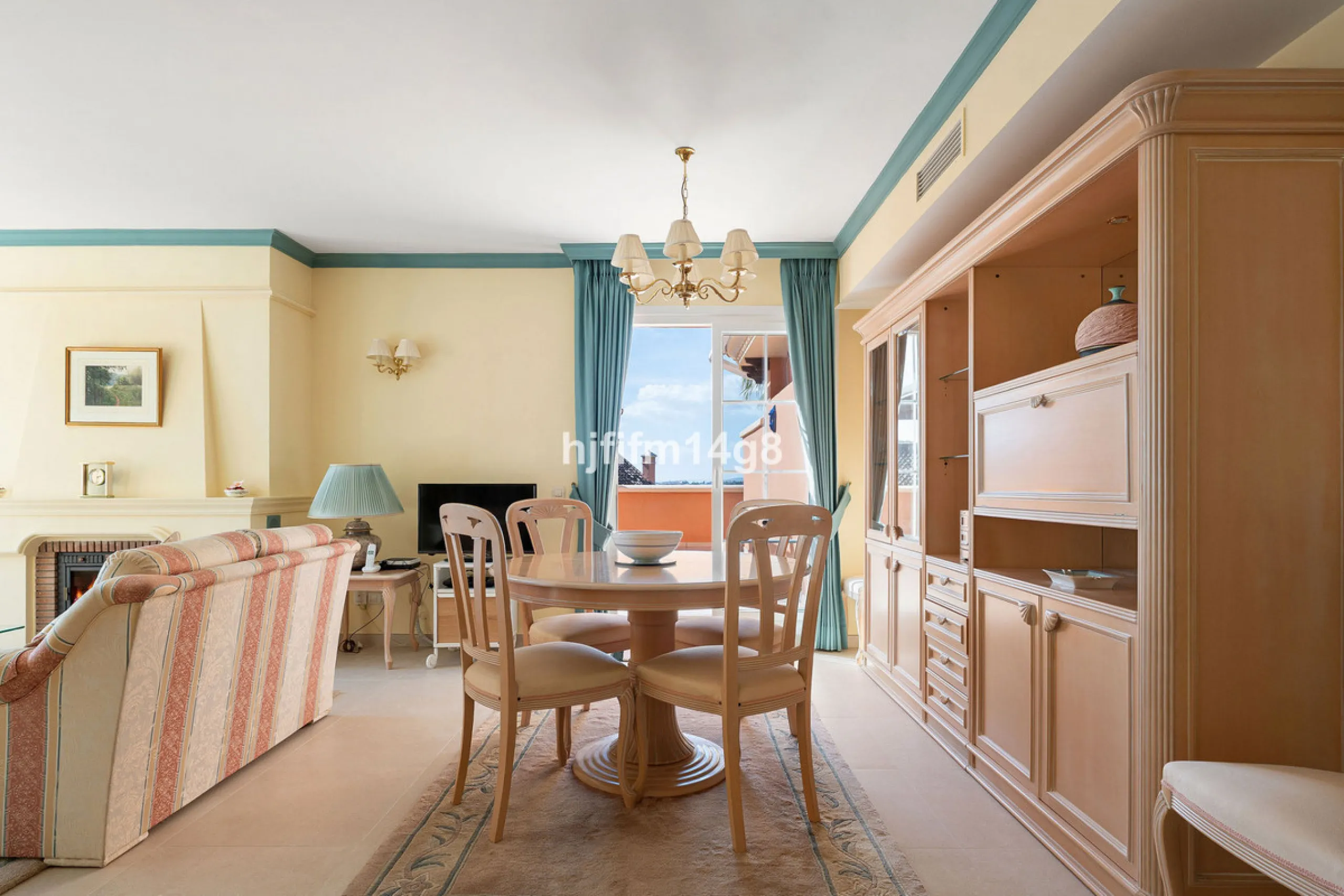 Apartment - Penthouse Duplex в продаже в Marbella, Málaga. В доме 3 спален и 3 ванных комнат. Площадь дома 271 м²