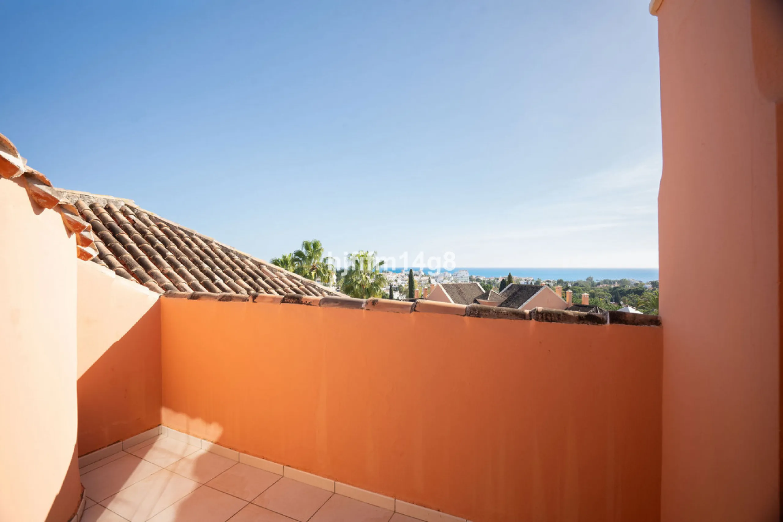 Apartment - Penthouse Duplex в продаже в Marbella, Málaga. В доме 3 спален и 3 ванных комнат. Площадь дома 271 м²