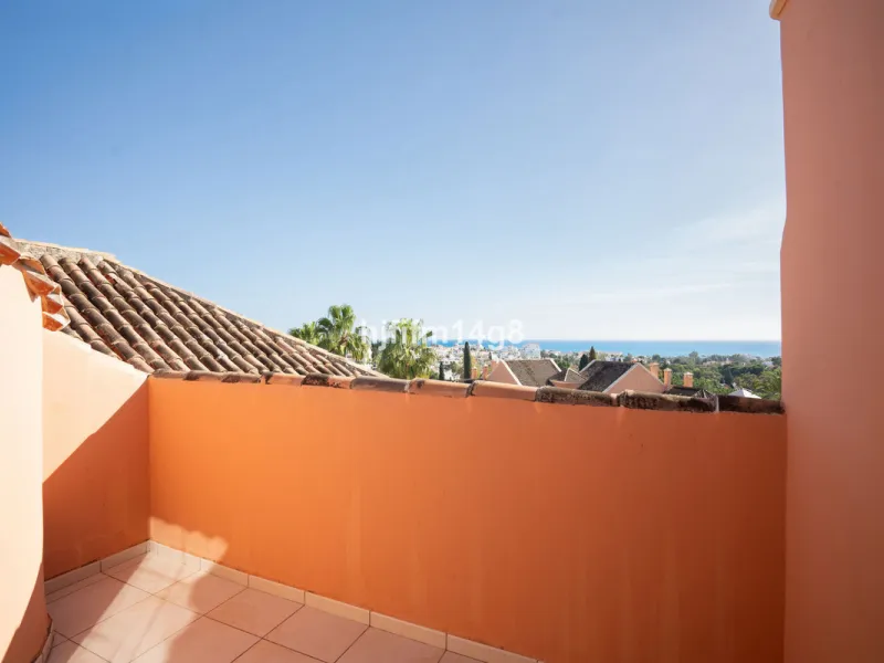 Apartment - Penthouse Duplex в продаже в Marbella, Málaga. В доме 3 спален и 3 ванных комнат. Площадь дома 271 м²