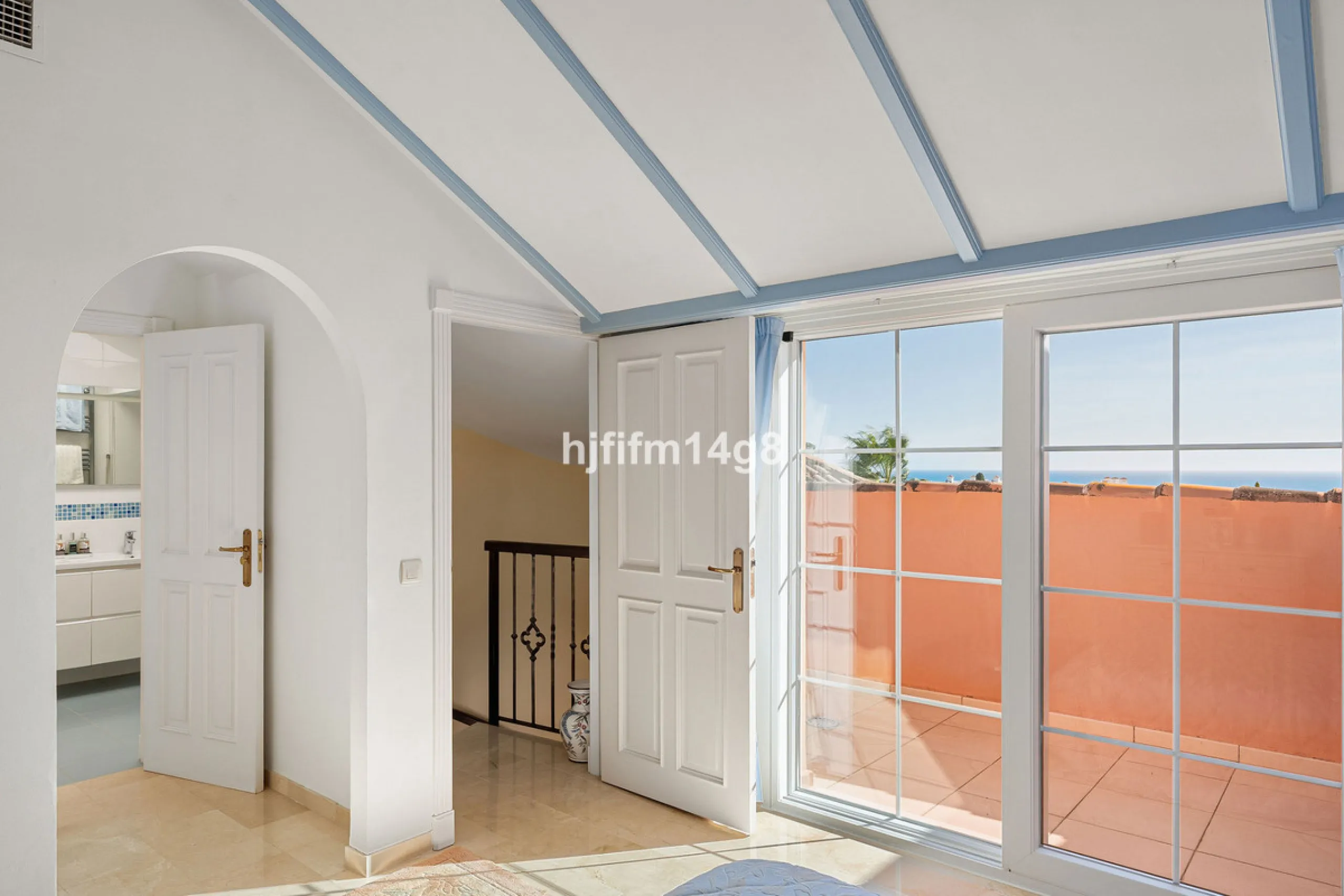 Apartment - Penthouse Duplex в продаже в Marbella, Málaga. В доме 3 спален и 3 ванных комнат. Площадь дома 271 м²