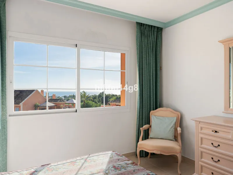 Apartment - Penthouse Duplex в продаже в Marbella, Málaga. В доме 3 спален и 3 ванных комнат. Площадь дома 271 м²