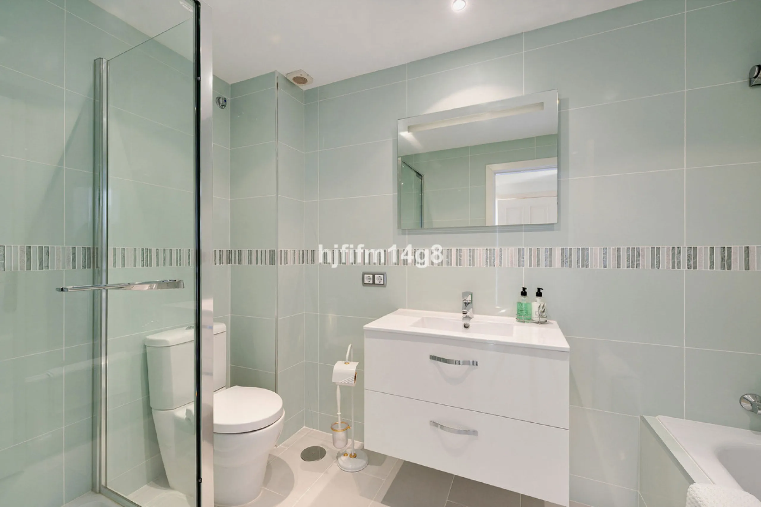 Apartment - Penthouse Duplex в продаже в Marbella, Málaga. В доме 3 спален и 3 ванных комнат. Площадь дома 271 м²