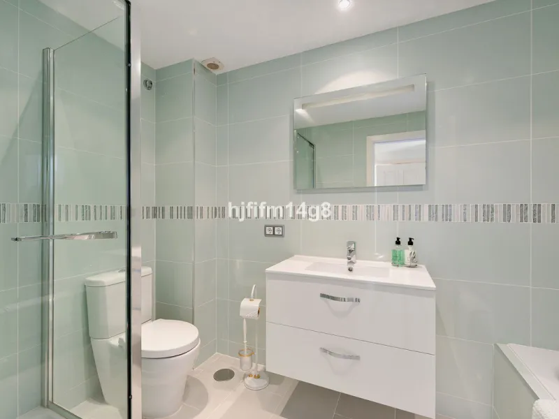 Apartment - Penthouse Duplex в продаже в Marbella, Málaga. В доме 3 спален и 3 ванных комнат. Площадь дома 271 м²