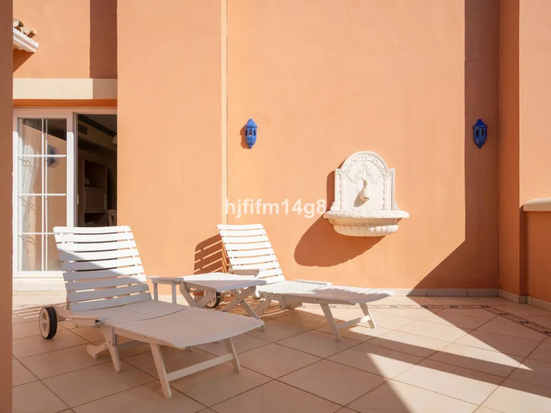 Apartment - Penthouse Duplex в продаже в Marbella, Málaga. В доме 3 спален и 3 ванных комнат. Площадь дома 271 м²