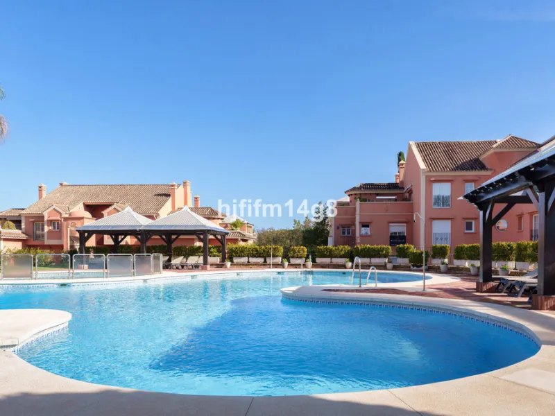 Apartment - Penthouse Duplex в продаже в Marbella, Málaga. В доме 3 спален и 3 ванных комнат. Площадь дома 271 м²