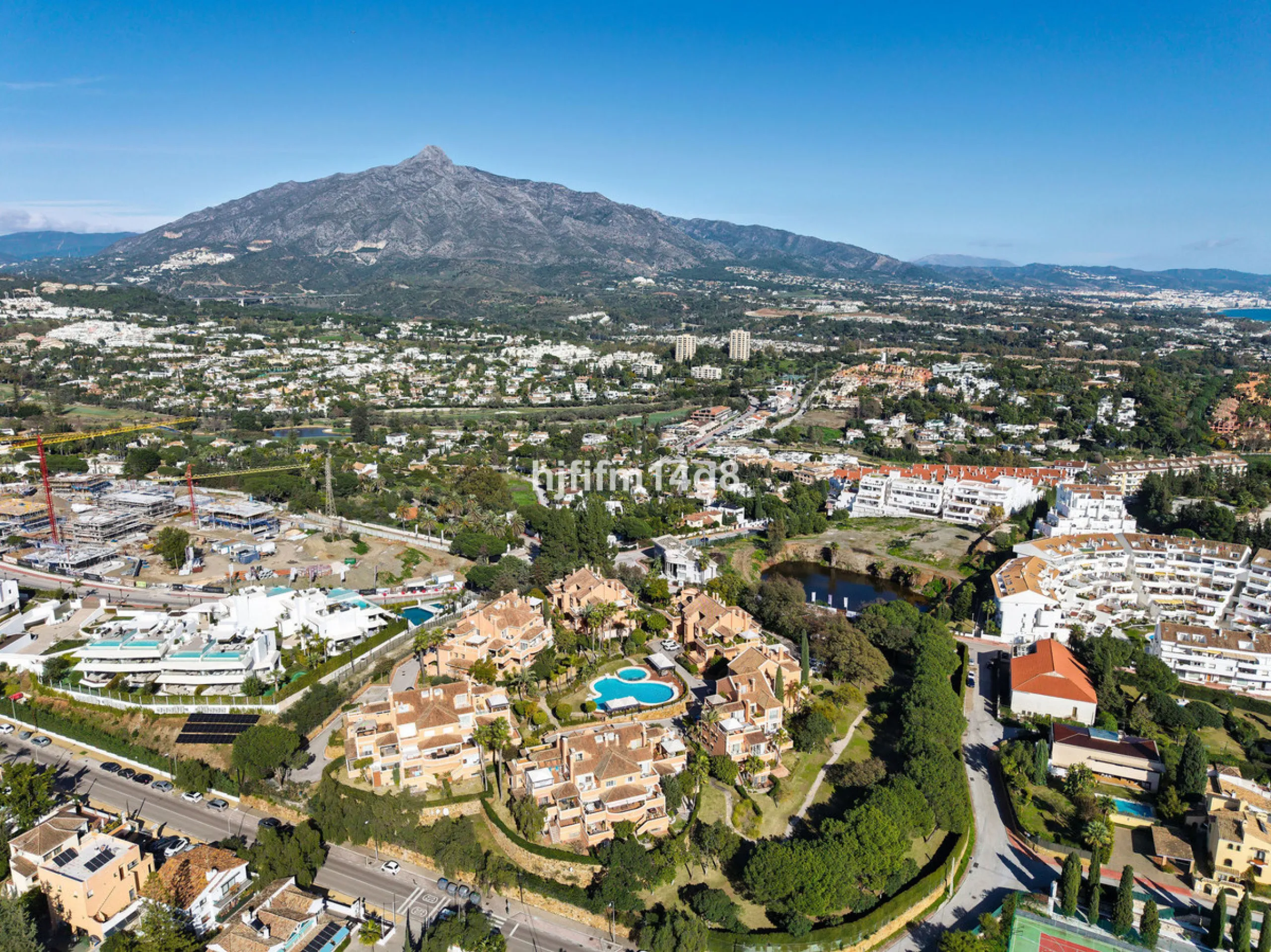 Apartment - Penthouse Duplex в продаже в Marbella, Málaga. В доме 3 спален и 3 ванных комнат. Площадь дома 271 м²