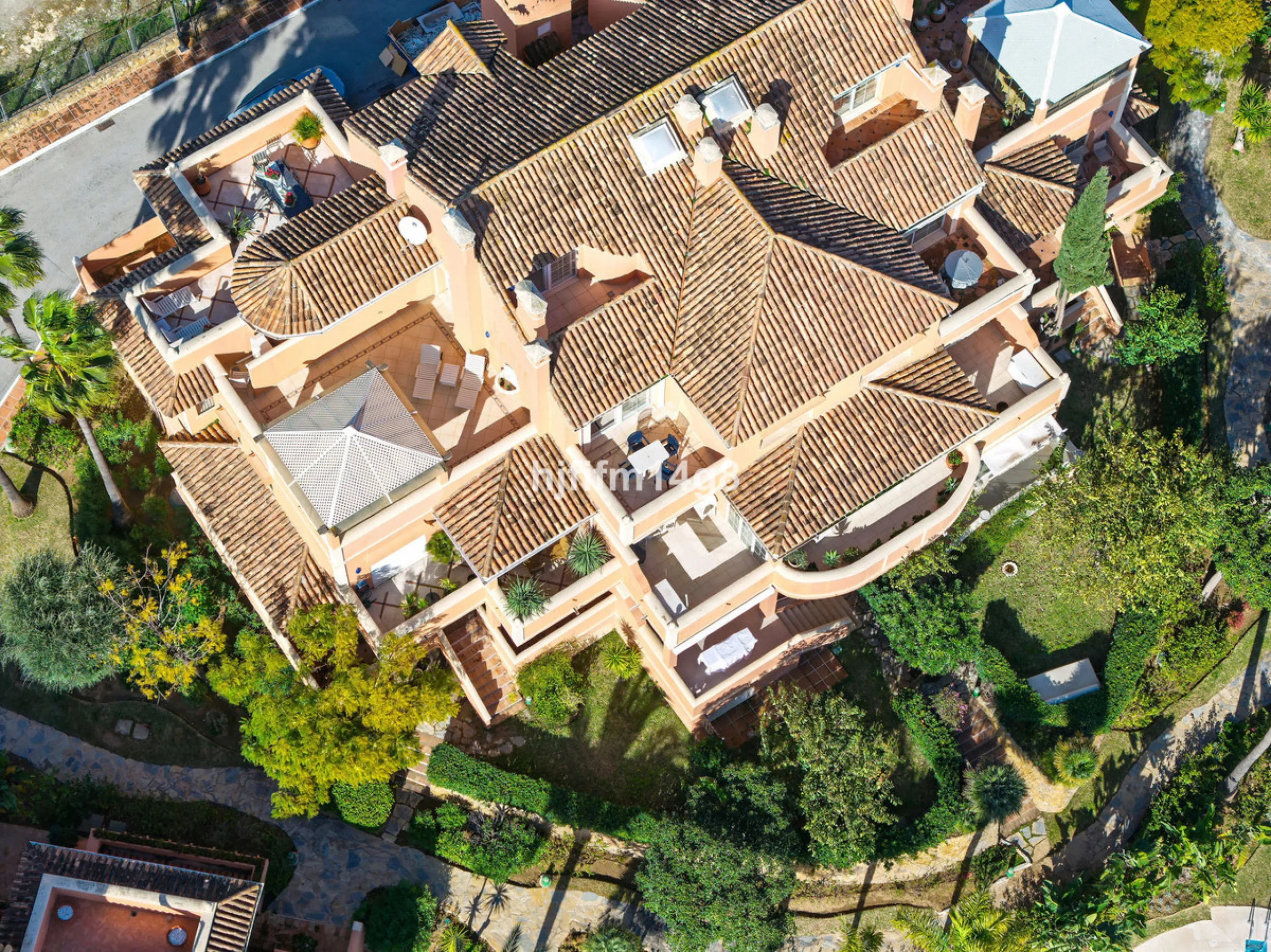 Apartment - Penthouse Duplex в продаже в Marbella, Málaga. В доме 3 спален и 3 ванных комнат. Площадь дома 271 м²