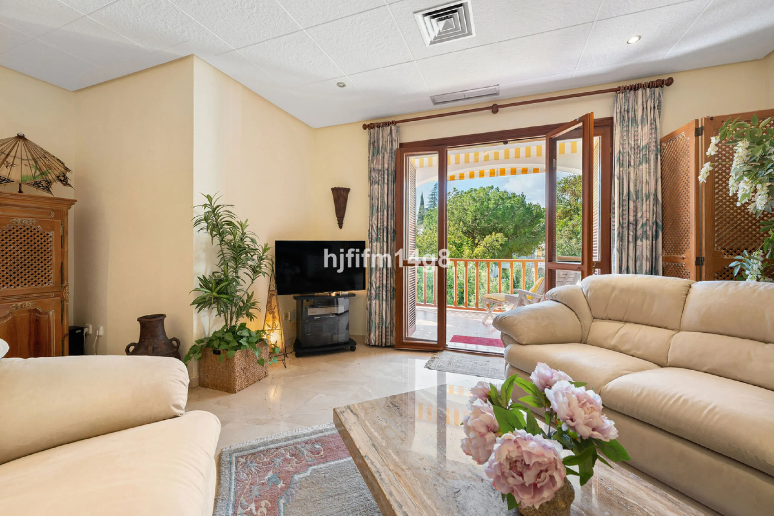 Apartment - Middle Floor Apartment в продаже в Marbella, Málaga. В доме 2 спален и 2 ванных комнат. Площадь дома 120 м²