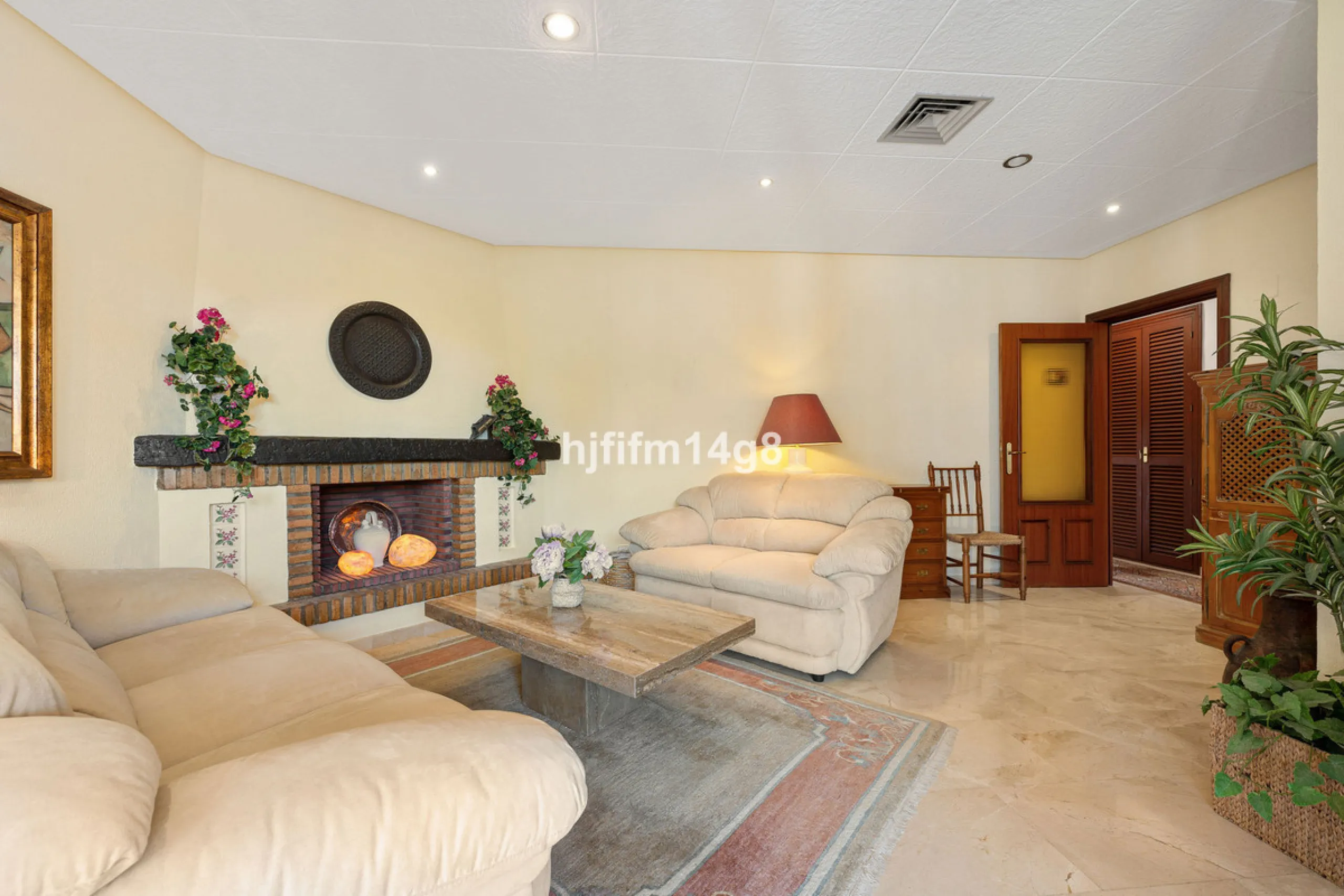 Apartment - Middle Floor Apartment в продаже в Marbella, Málaga. В доме 2 спален и 2 ванных комнат. Площадь дома 120 м²