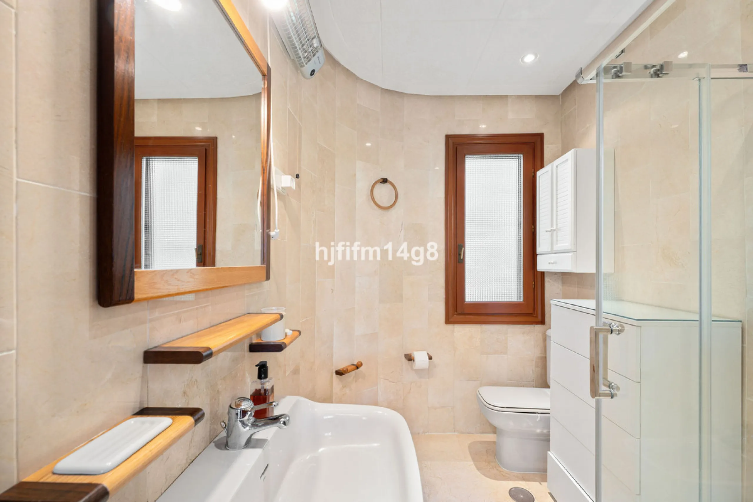 Apartment - Middle Floor Apartment в продаже в Marbella, Málaga. В доме 2 спален и 2 ванных комнат. Площадь дома 120 м²