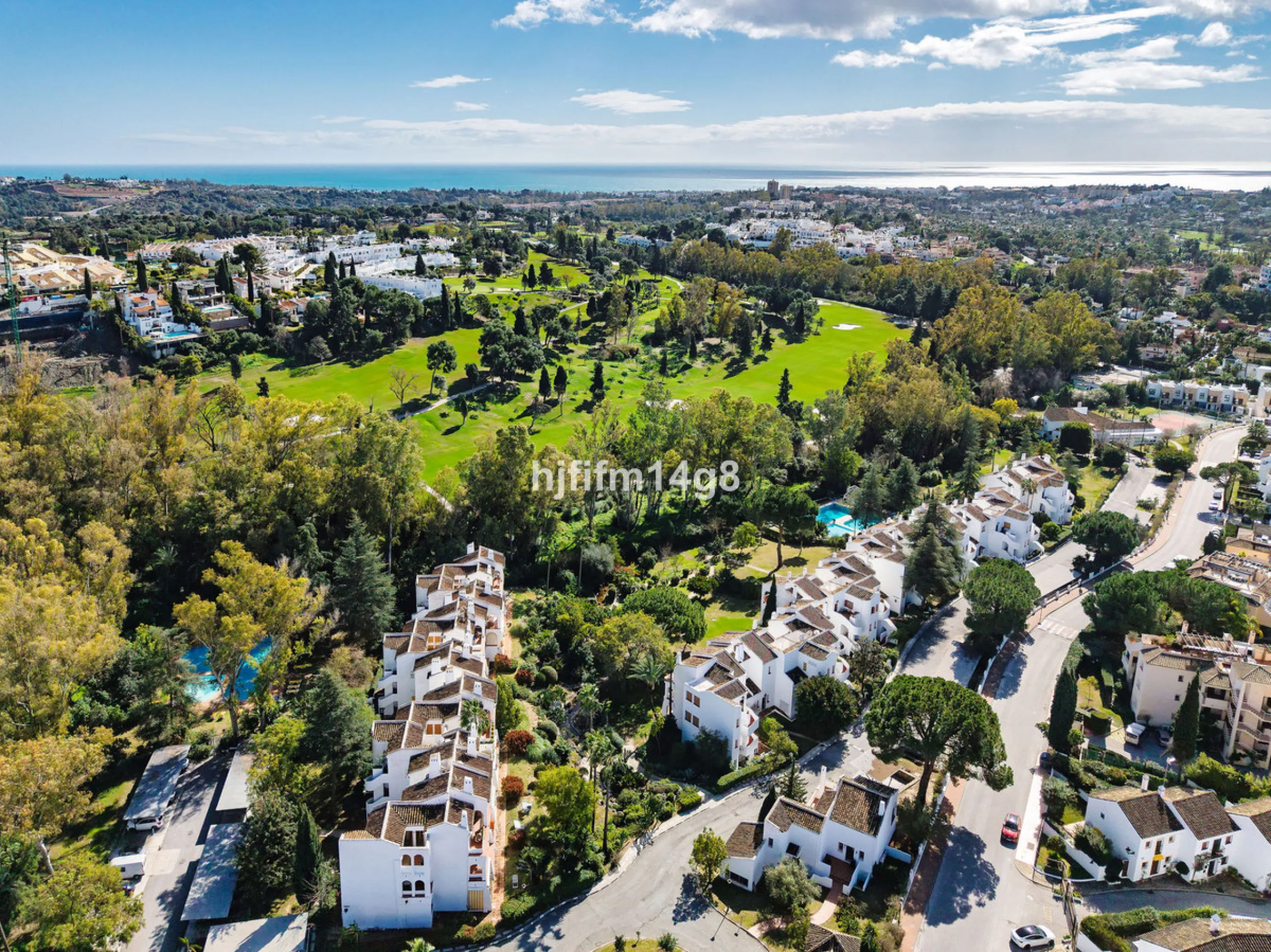 Apartment - Middle Floor Apartment в продаже в Marbella, Málaga. В доме 2 спален и 2 ванных комнат. Площадь дома 120 м²