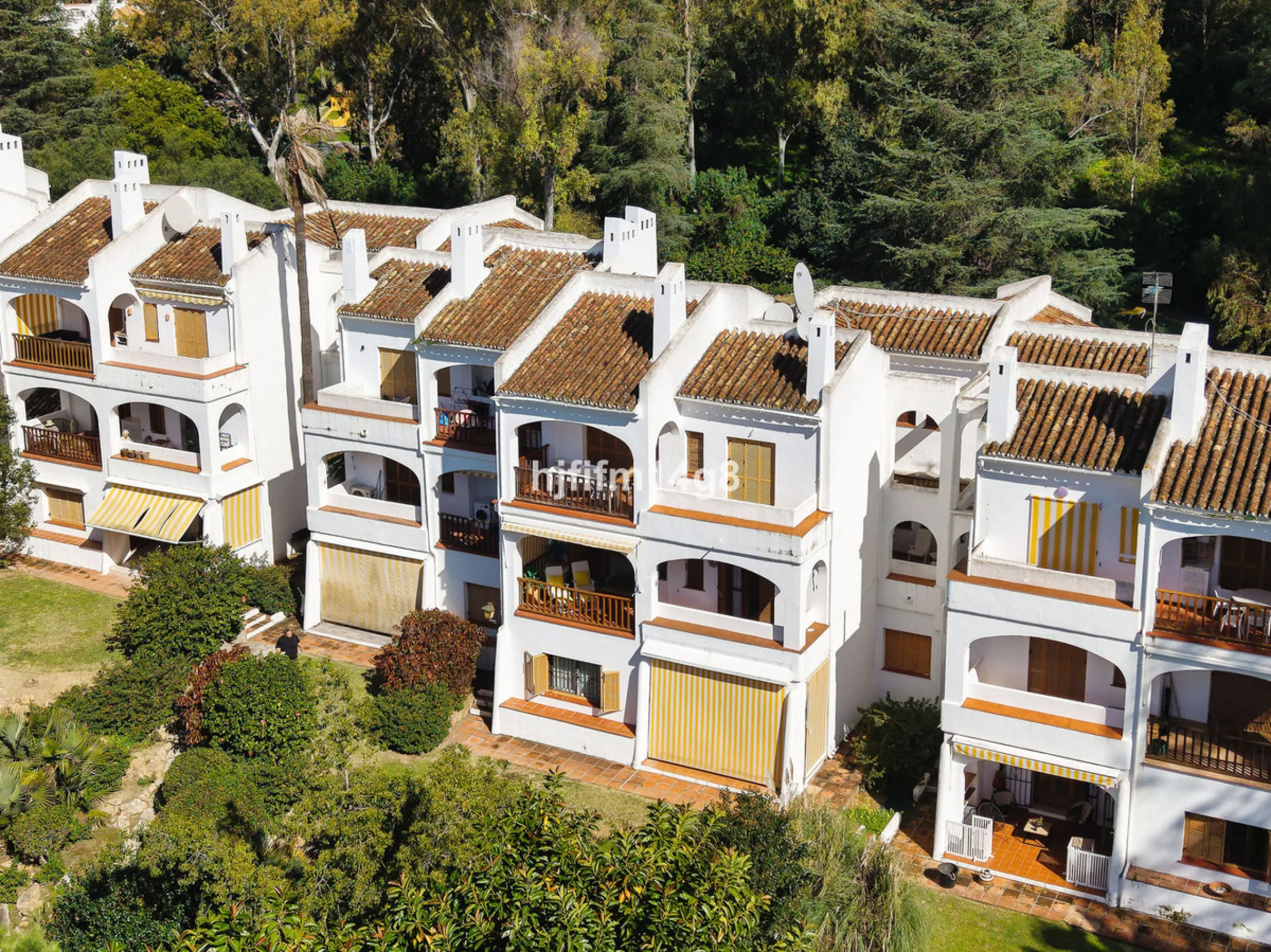 Apartment - Middle Floor Apartment в продаже в Marbella, Málaga. В доме 2 спален и 2 ванных комнат. Площадь дома 120 м²