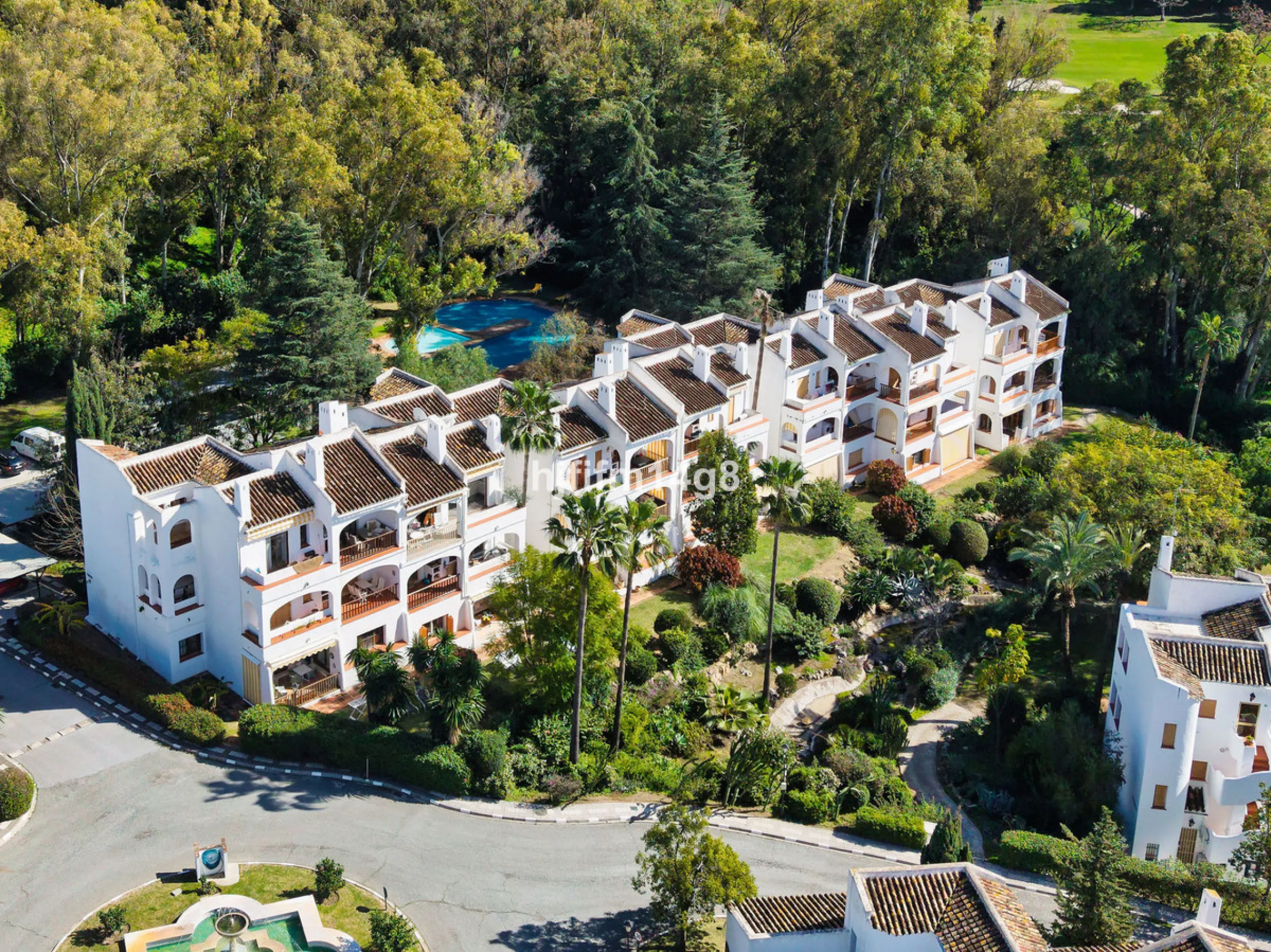 Apartment - Middle Floor Apartment в продаже в Marbella, Málaga. В доме 2 спален и 2 ванных комнат. Площадь дома 120 м²