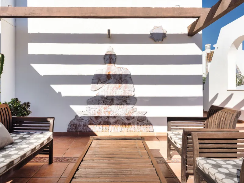 This stunning 3-bedroom townhouse is for sale in the highly sought-after El Alcornoque urbanisation in Nueva Andalucía, one of Marbella's most prestigious areas. Nestled front line to the renowned Aloha Golf Course, this exclusive development of just 22 u