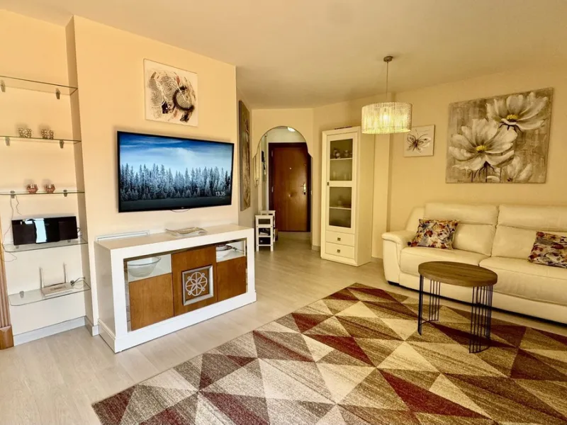 Apartment - Penthouse в продаже в Fuengirola, Málaga. В доме 2 спален и 2 ванных комнат. Площадь дома 85 м²