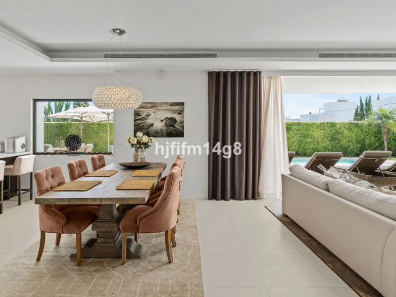 This gorgeous five-bedroom villa for sale is located just a short walk from the beach, offering the perfect blend of luxury, convenience, and coastal living. Situated in the desirable area of Linda Vista Baja, this villa is ideally positioned near the hea