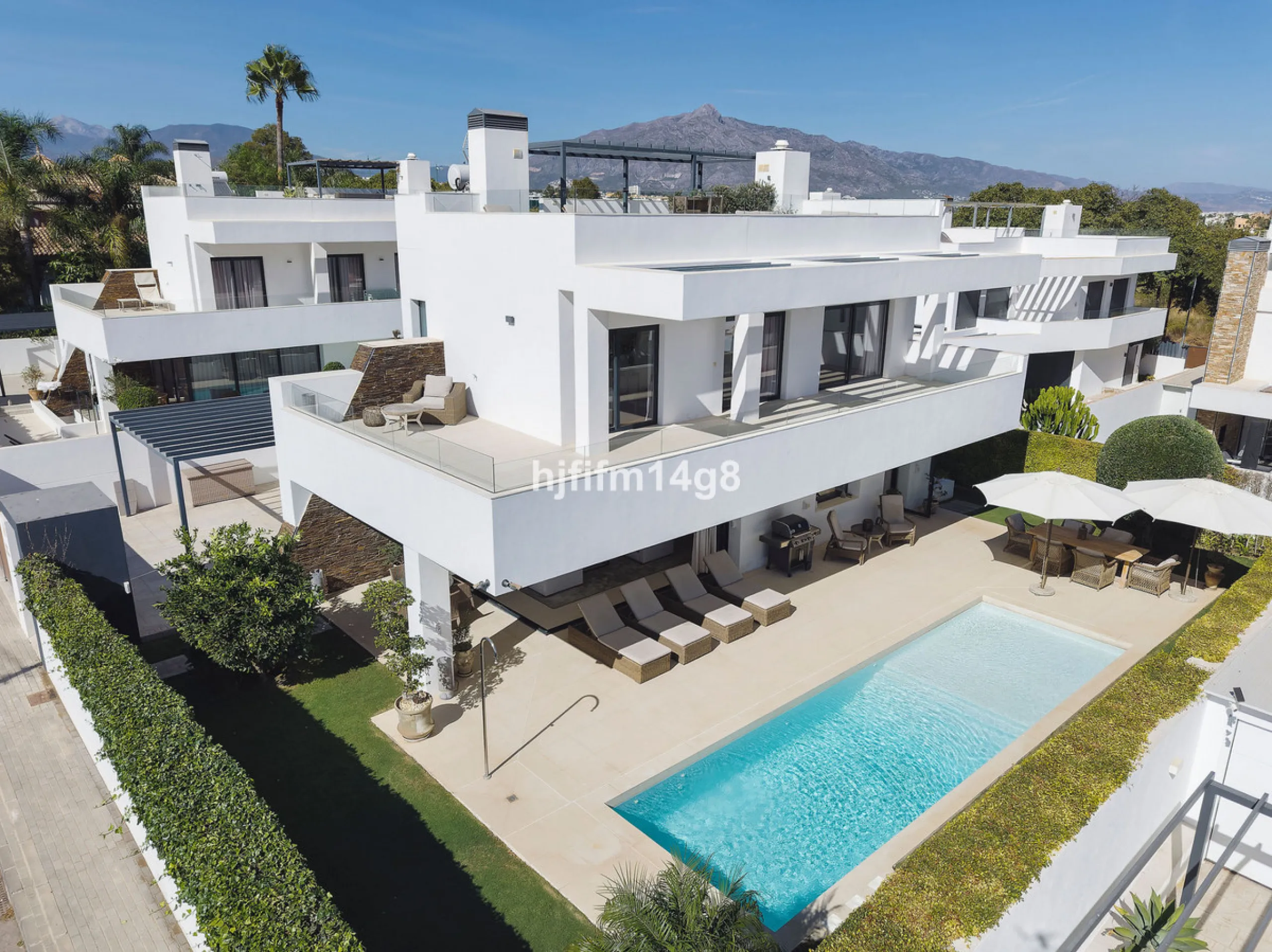 This gorgeous five-bedroom villa for sale is located just a short walk from the beach, offering the perfect blend of luxury, convenience, and coastal living. Situated in the desirable area of Linda Vista Baja, this villa is ideally positioned near the hea