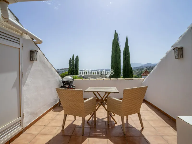 Discover this rare opportunity to own a charming townhouse for sale in Los Altos de Aloha, one of the most desirable residential complexes in Nueva Andalucía, Marbella. Perfectly positioned frontline to the pool, this beautifully maintained property offer