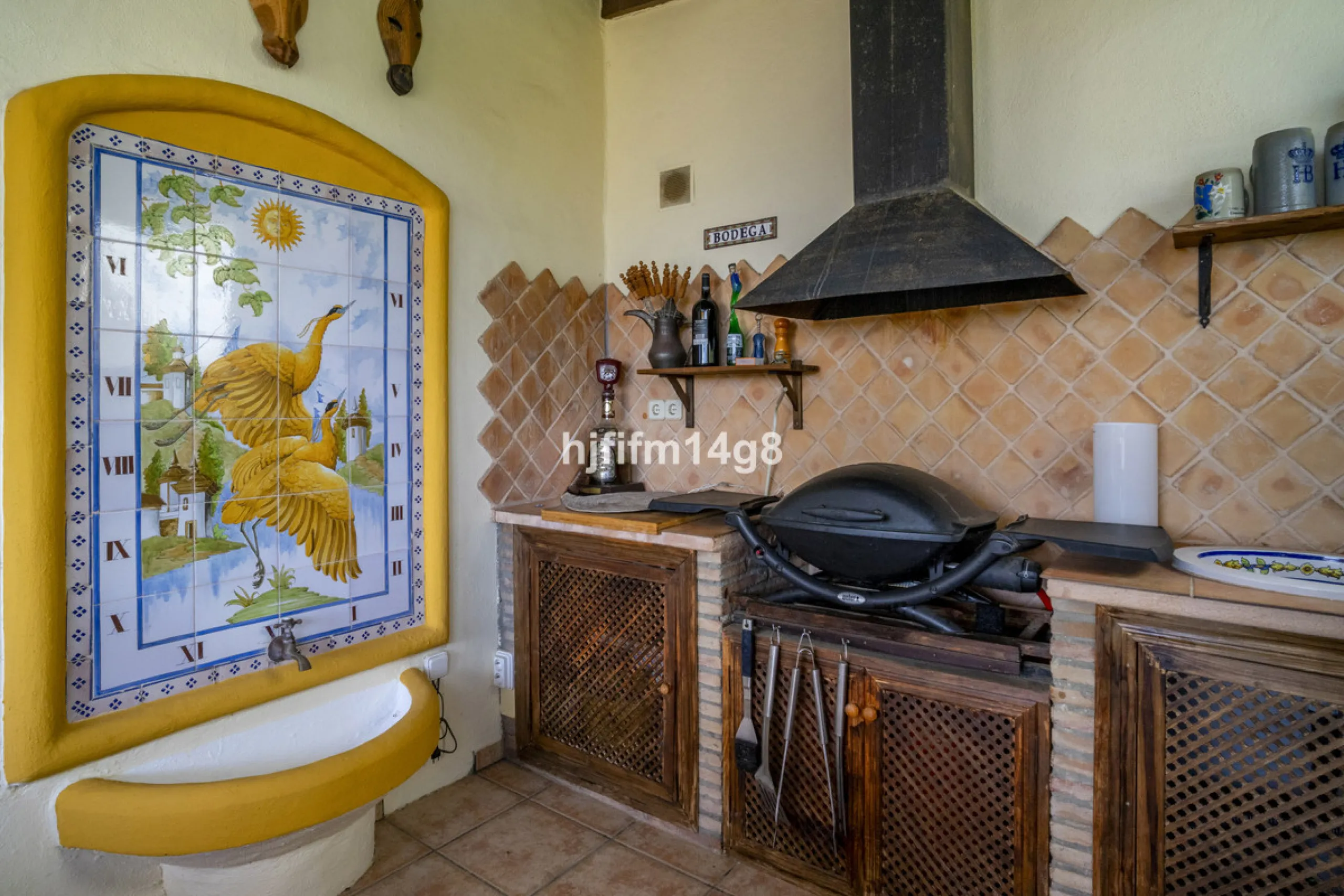Discover this rare opportunity to own a charming townhouse for sale in Los Altos de Aloha, one of the most desirable residential complexes in Nueva Andalucía, Marbella. Perfectly positioned frontline to the pool, this beautifully maintained property offer