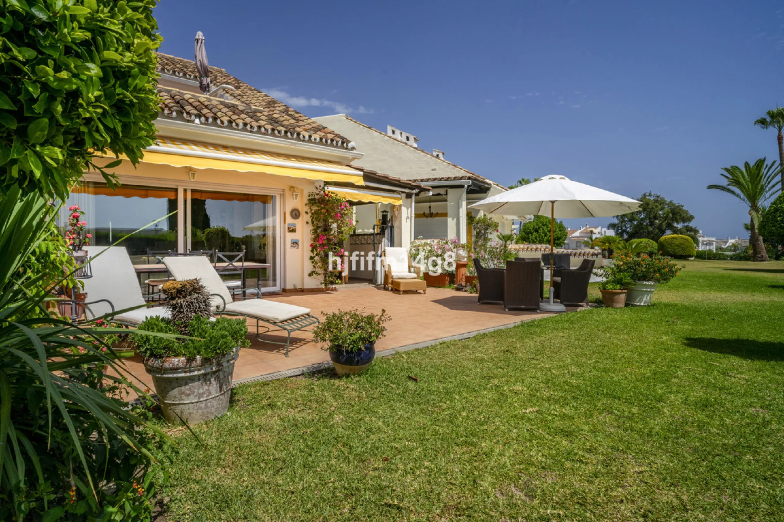 Discover this rare opportunity to own a charming townhouse for sale in Los Altos de Aloha, one of the most desirable residential complexes in Nueva Andalucía, Marbella. Perfectly positioned frontline to the pool, this beautifully maintained property offer