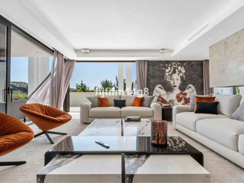 Discover an exceptional key-ready luxury villa for sale in the prestigious Los Flamingos Golf Resort, one of the most sought-after residential areas on the Costa del Sol, home to the world-famous Villa Padierna. This frontline golf property offers uninter