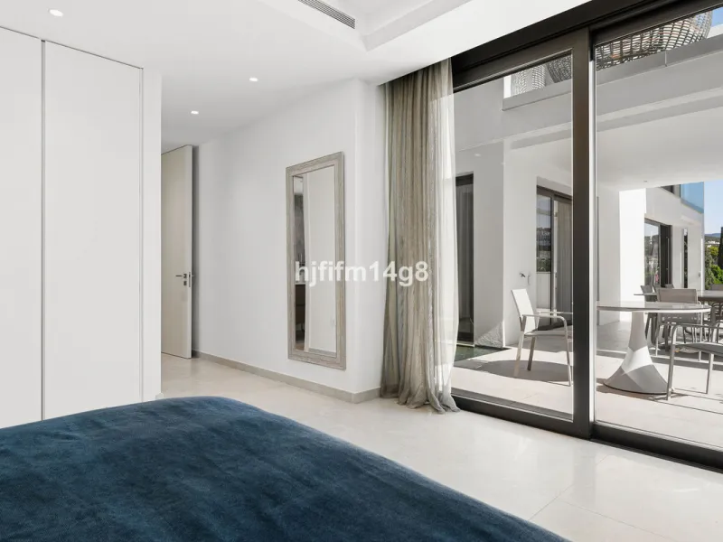 Discover an exceptional key-ready luxury villa for sale in the prestigious Los Flamingos Golf Resort, one of the most sought-after residential areas on the Costa del Sol, home to the world-famous Villa Padierna. This frontline golf property offers uninter
