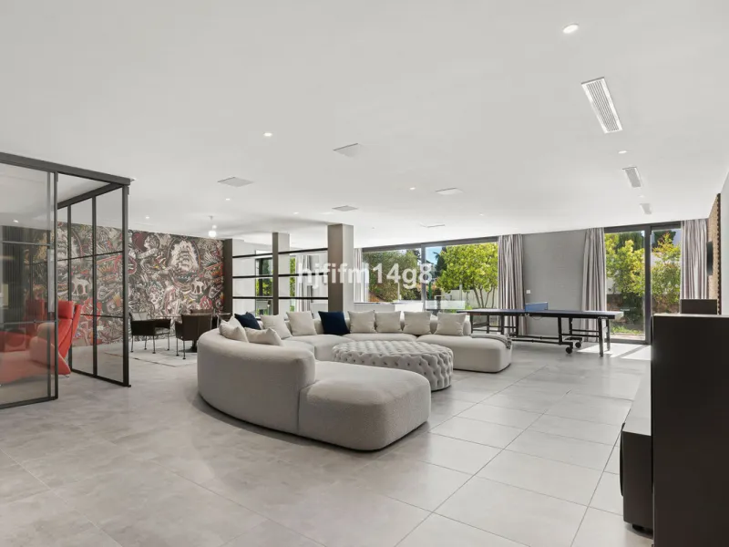 Discover an exceptional key-ready luxury villa for sale in the prestigious Los Flamingos Golf Resort, one of the most sought-after residential areas on the Costa del Sol, home to the world-famous Villa Padierna. This frontline golf property offers uninter