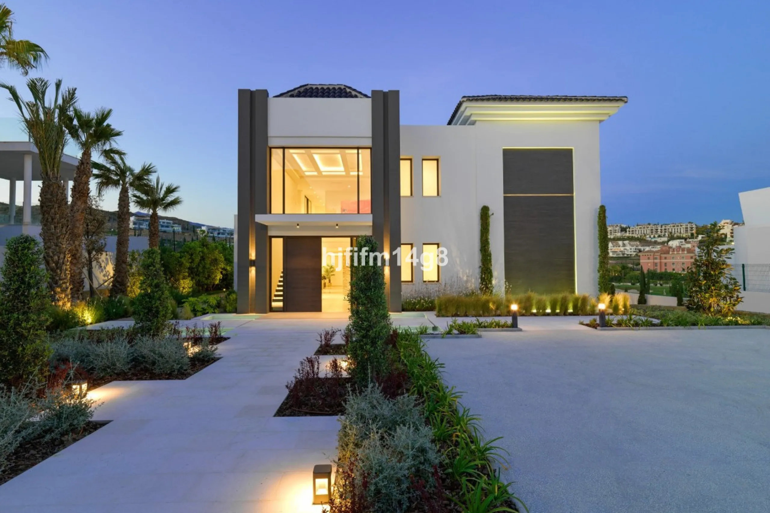 Discover an exceptional key-ready luxury villa for sale in the prestigious Los Flamingos Golf Resort, one of the most sought-after residential areas on the Costa del Sol, home to the world-famous Villa Padierna. This frontline golf property offers uninter