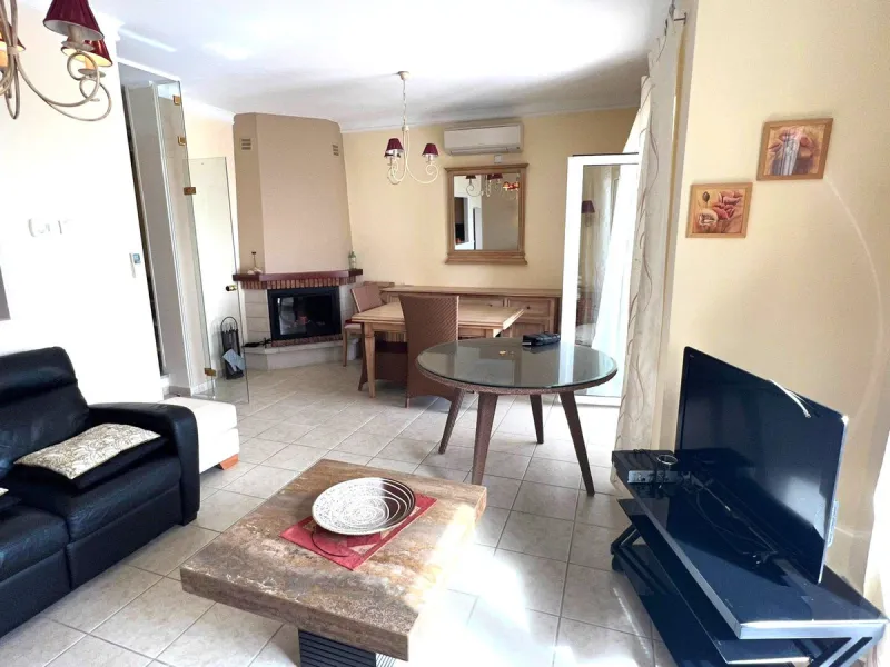 Viewings from beginning of may as now renter is leaving end of april