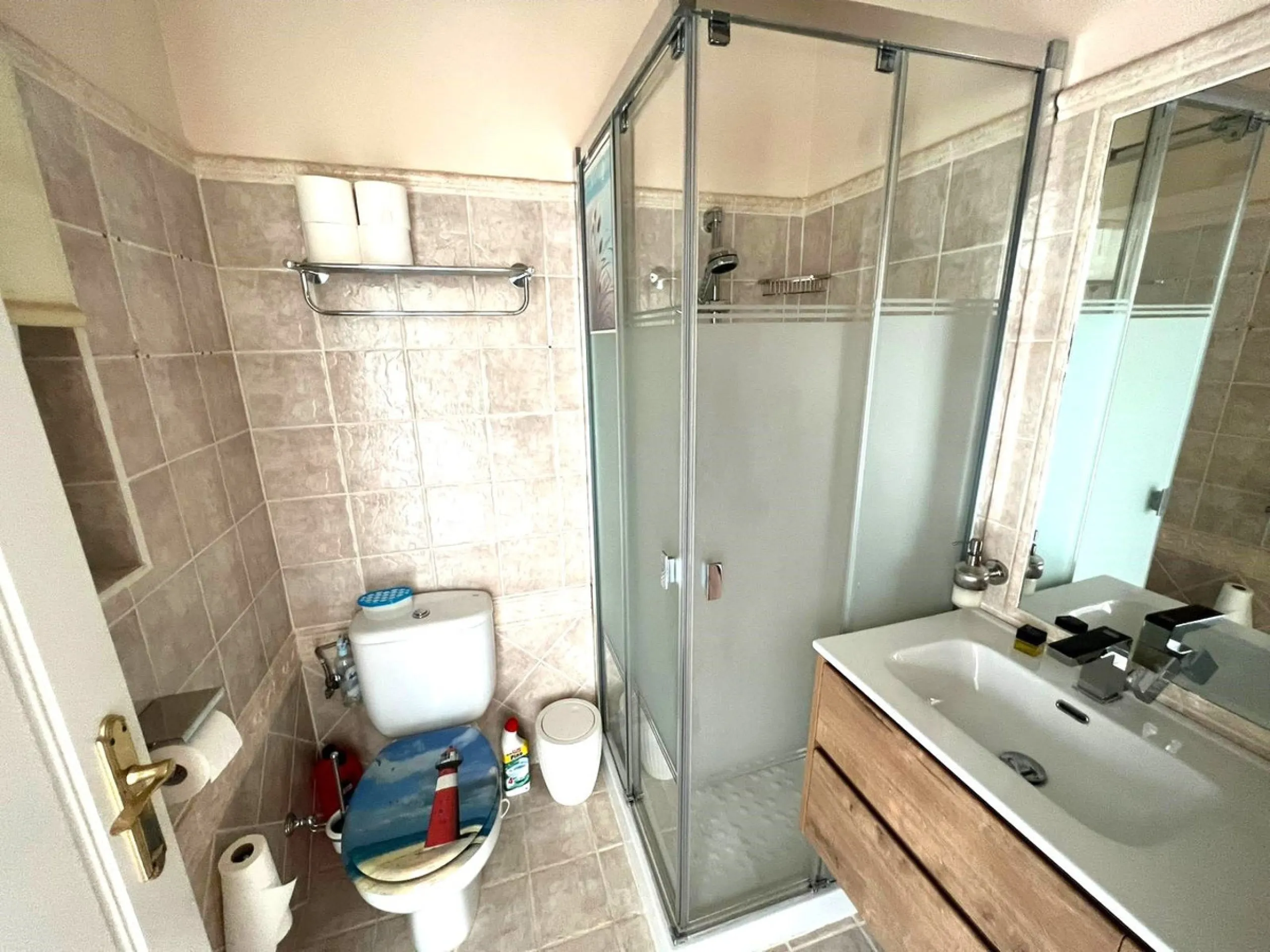 Viewings from beginning of may as now renter is leaving end of april