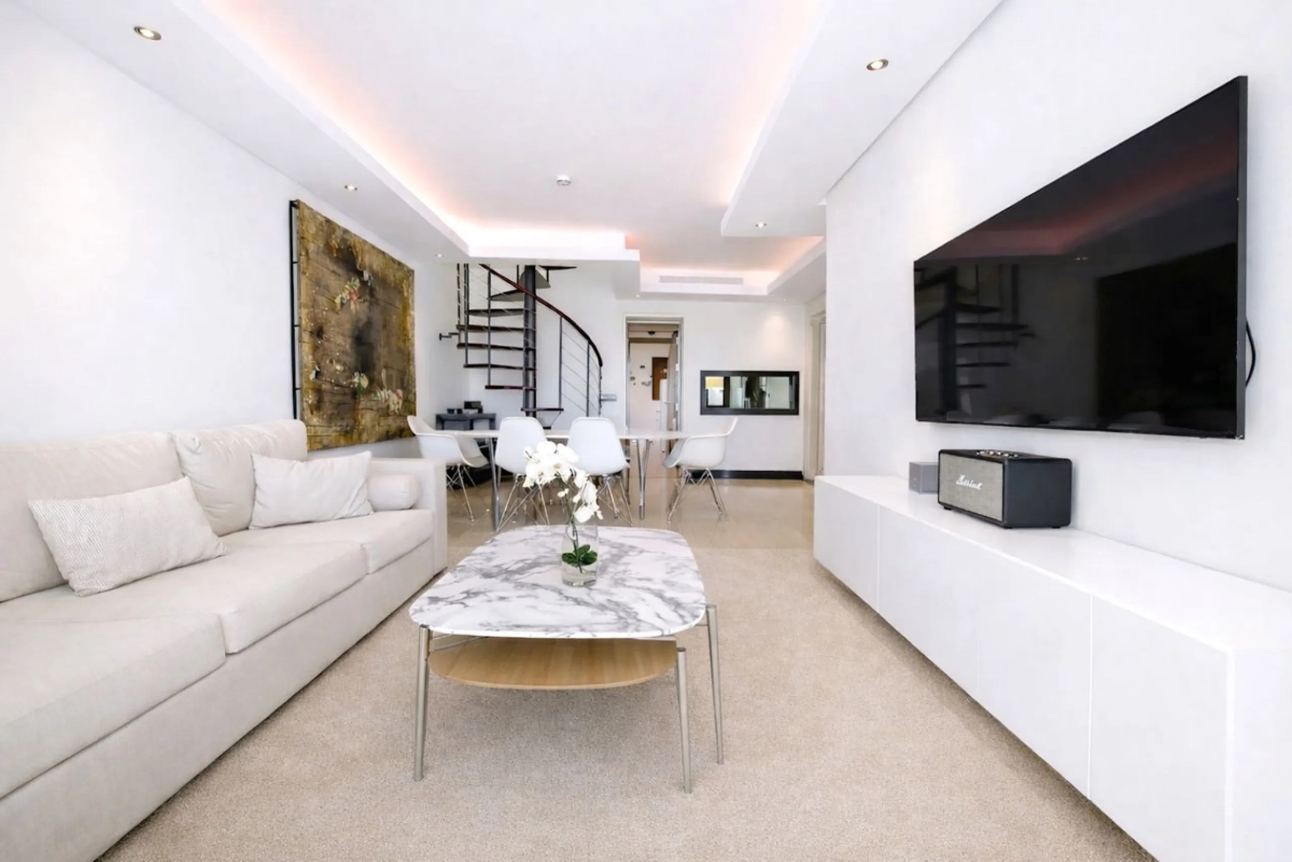 Luxury Beachfront Duplex Penthouse near Hotel Kempinski, Estepona