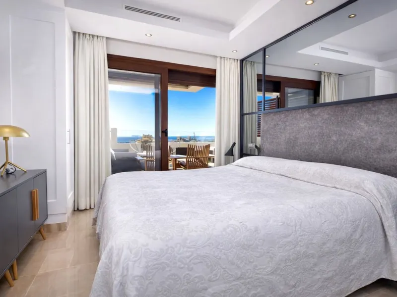 Luxury Beachfront Duplex Penthouse near Hotel Kempinski, Estepona