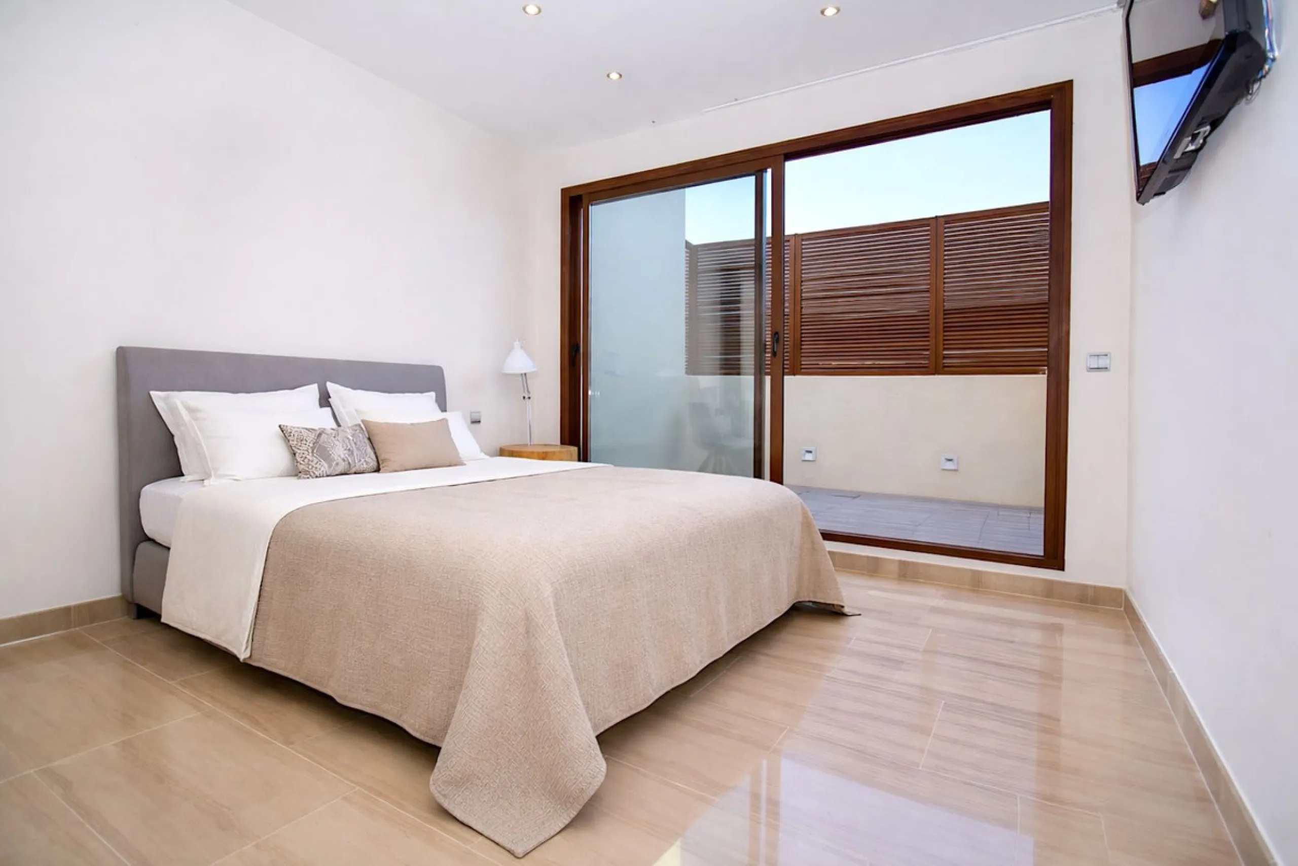 Luxury Beachfront Duplex Penthouse near Hotel Kempinski, Estepona