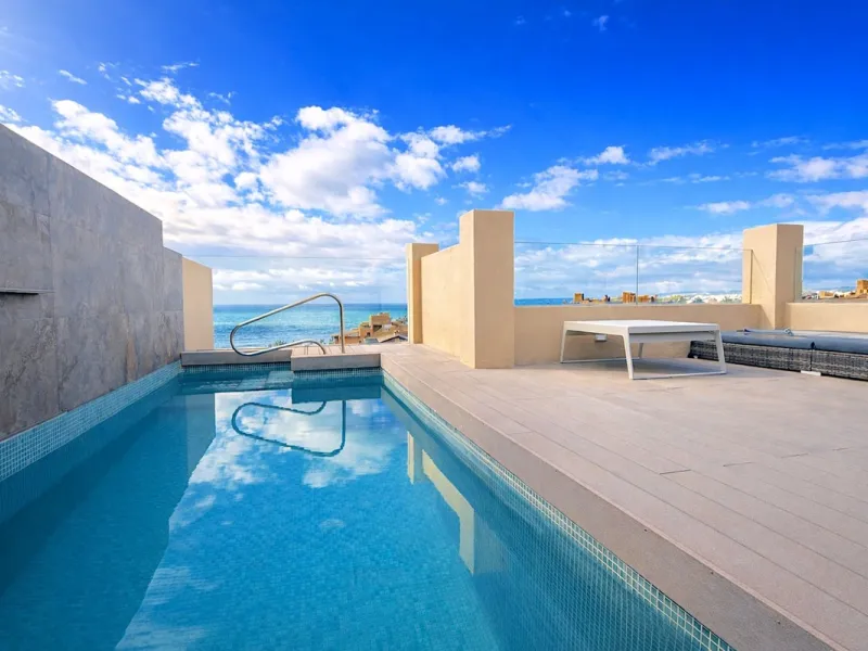 Luxury Beachfront Duplex Penthouse near Hotel Kempinski, Estepona