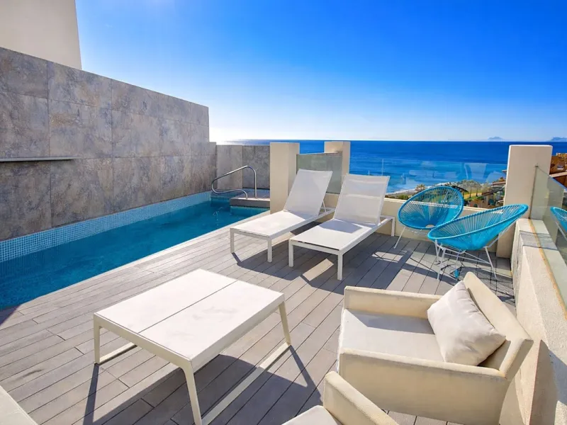 Luxury Beachfront Duplex Penthouse near Hotel Kempinski, Estepona