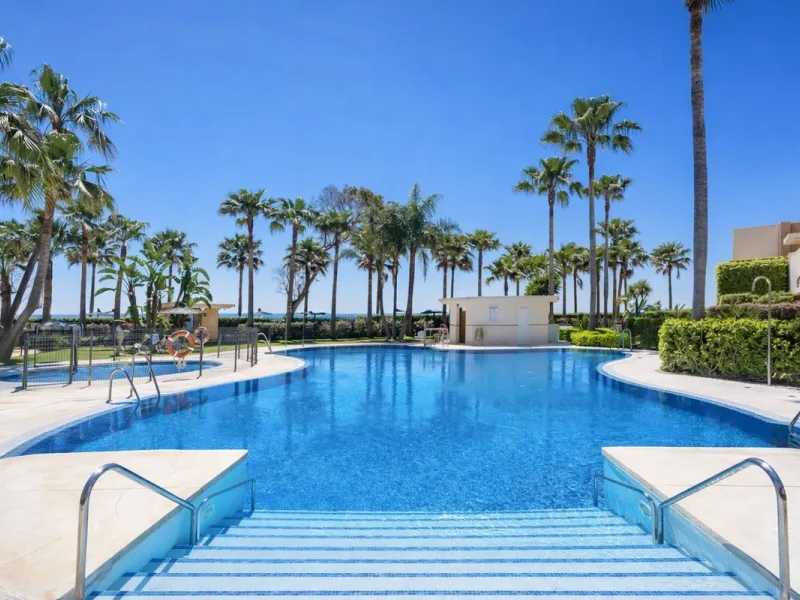 Luxury Beachfront Duplex Penthouse near Hotel Kempinski, Estepona