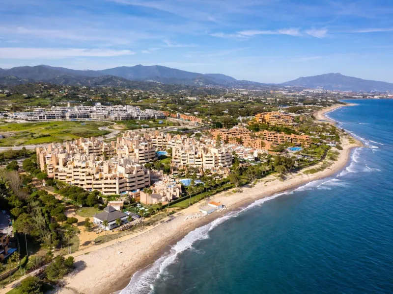 Luxury Beachfront Duplex Penthouse near Hotel Kempinski, Estepona