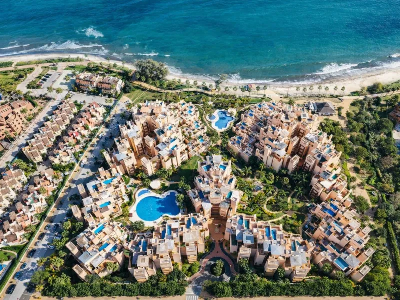 Luxury Beachfront Duplex Penthouse near Hotel Kempinski, Estepona