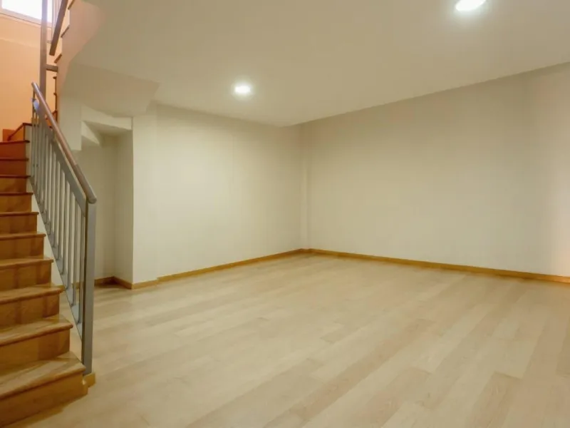 Corner semi-detached house with private pool in one of the best areas of Los Pacos