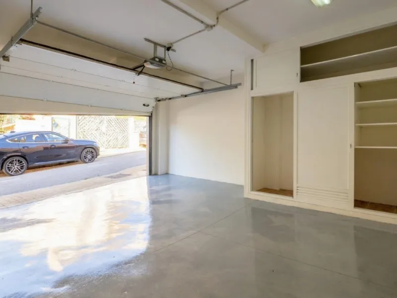 Corner semi-detached house with private pool in one of the best areas of Los Pacos