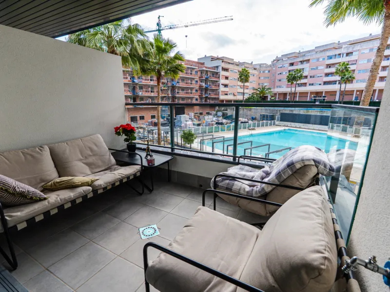Discover a modern, light-filled 3-bedroom apartment designed for effortless Mediterranean living. Located in one of Mijas Costa's most dynamic and fast-growing areas, this elegant residence offers the perfect balance between comfort, convenience, and inve