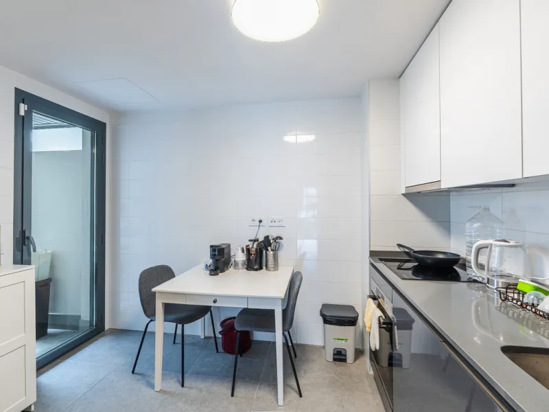Discover a modern, light-filled 3-bedroom apartment designed for effortless Mediterranean living. Located in one of Mijas Costa's most dynamic and fast-growing areas, this elegant residence offers the perfect balance between comfort, convenience, and inve