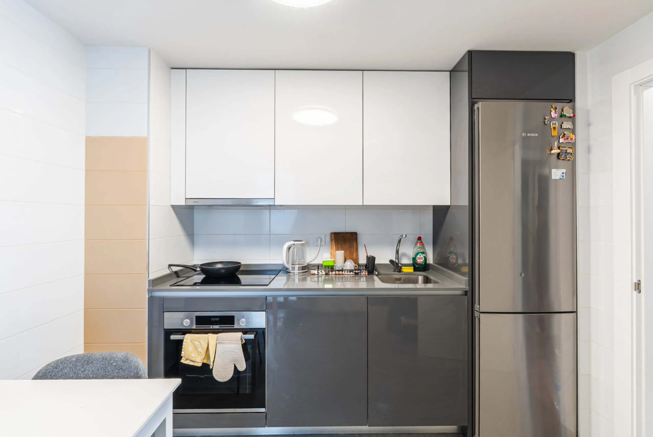Discover a modern, light-filled 3-bedroom apartment designed for effortless Mediterranean living. Located in one of Mijas Costa's most dynamic and fast-growing areas, this elegant residence offers the perfect balance between comfort, convenience, and inve