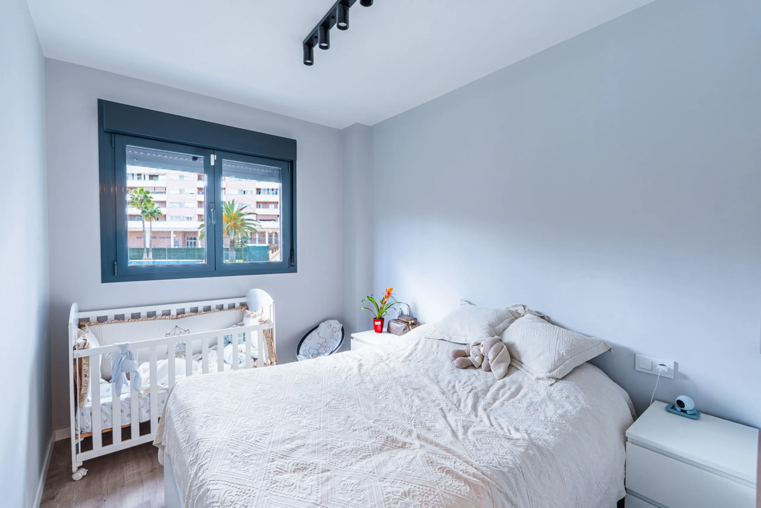 Discover a modern, light-filled 3-bedroom apartment designed for effortless Mediterranean living. Located in one of Mijas Costa's most dynamic and fast-growing areas, this elegant residence offers the perfect balance between comfort, convenience, and inve